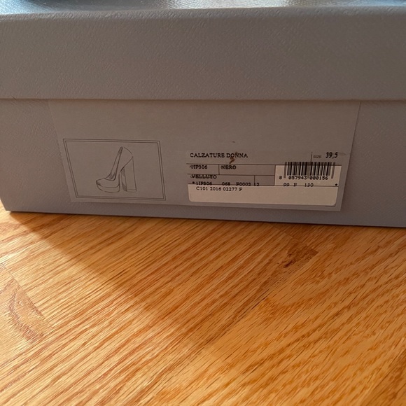 Prada velvet platform pumps - Picture 7 of 11